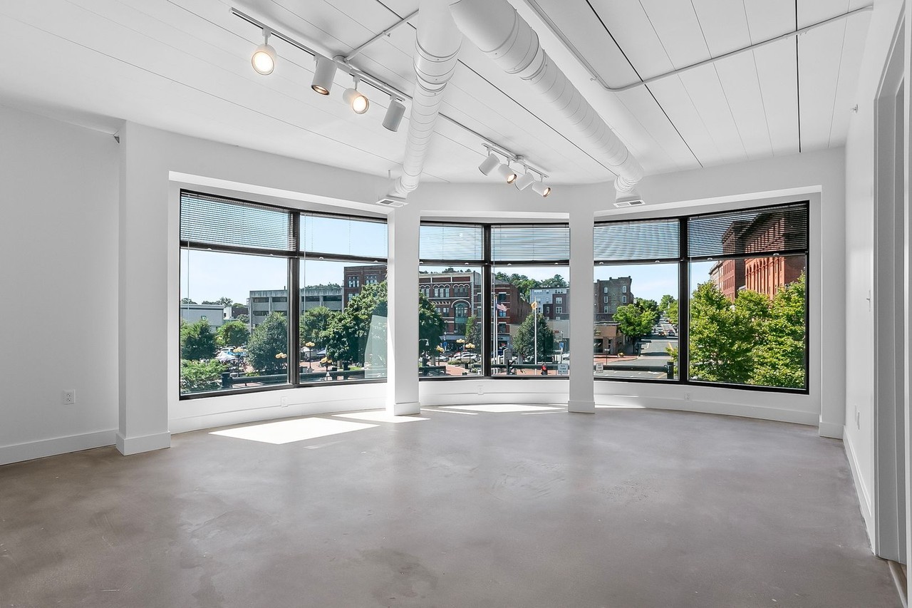 The Brit Apartments - Photo 3 of 44