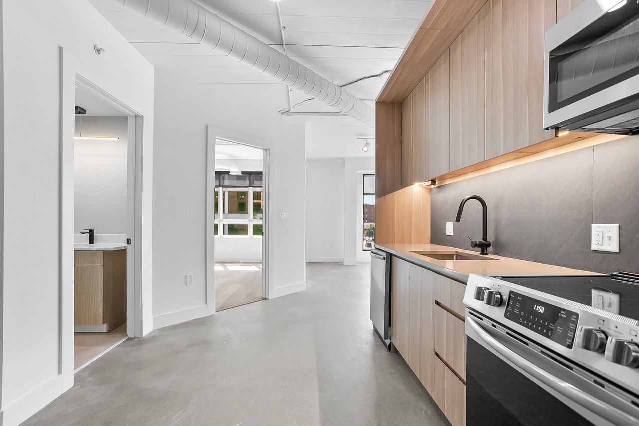 The Brit Apartments - Photo 7 of 44