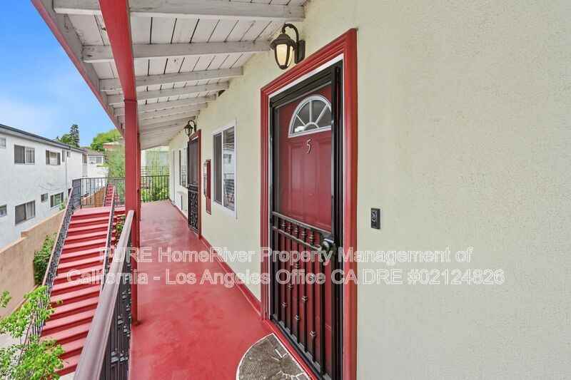1527 Harvard St #5 - Photo 2 of 20