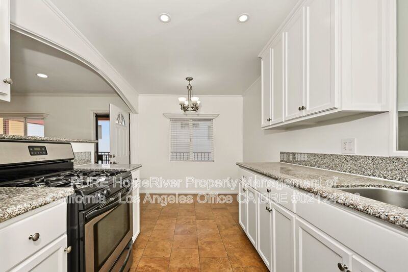1527 Harvard St #5 - Photo 7 of 20