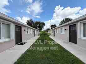 1321 Se 8th Ave #4 - Photo 1 of 1