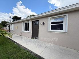1321 Se 8th Ave #5 - Photo 1 of 1