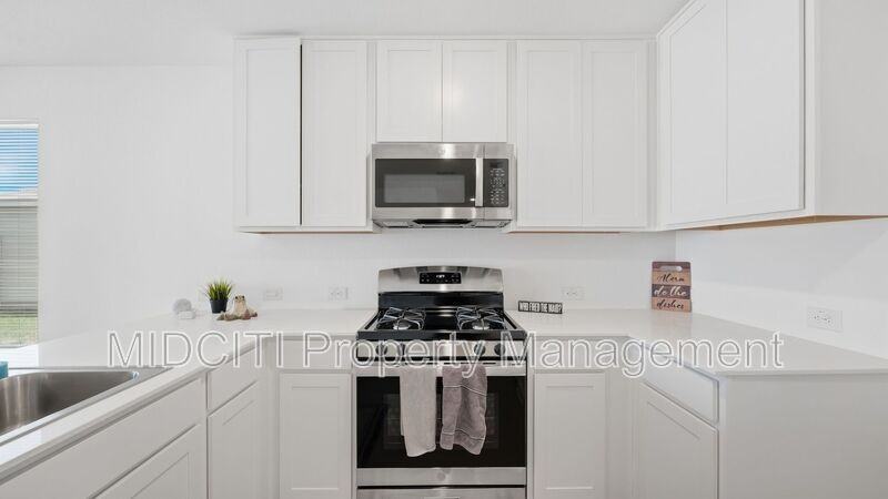 3159 Dispatch Dr - Photo 6 of 34
