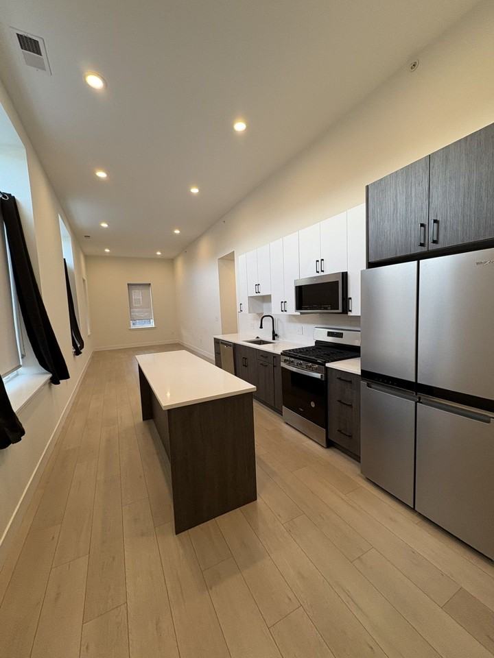 Modern and Sleek 611 S Fagley Street Apartments! - Photo 3 of 7