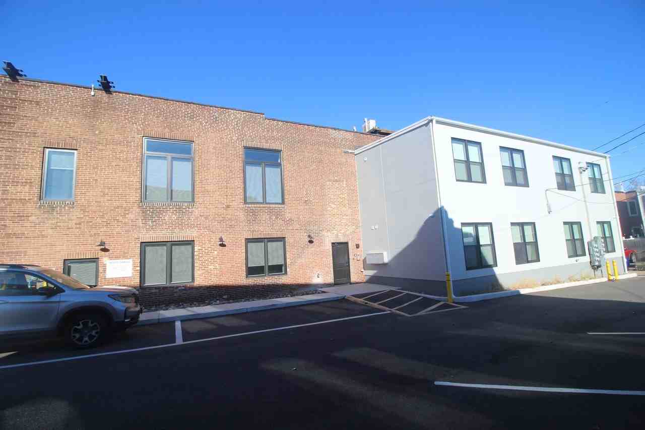 Modern and Sleek 611 S Fagley Street Apartments! - Photo 5 of 7