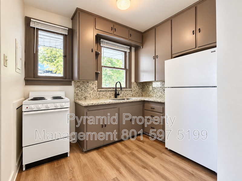 1177 E St #3 - Photo 2 of 8