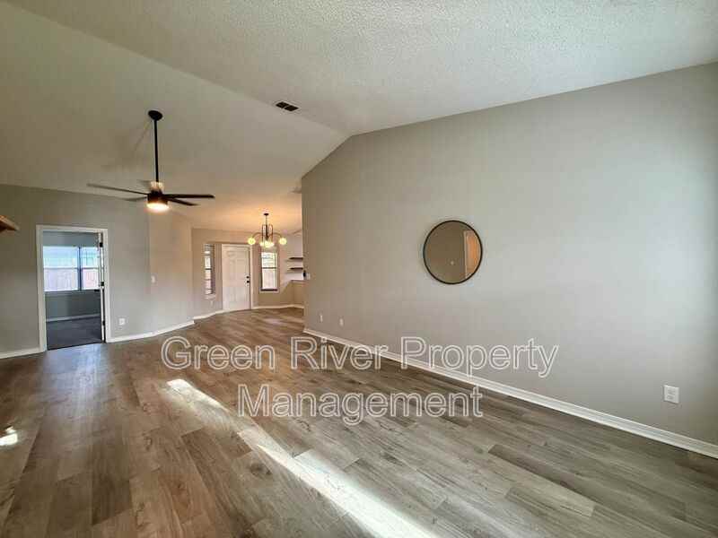 9115 Margolyn Ct - Photo 7 of 39