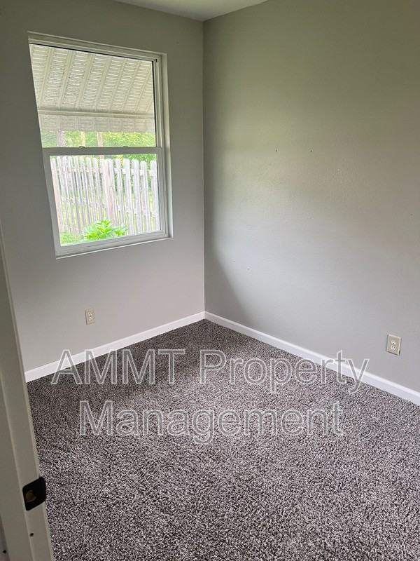 1347 22nd Ave Sw - Photo 6 of 8