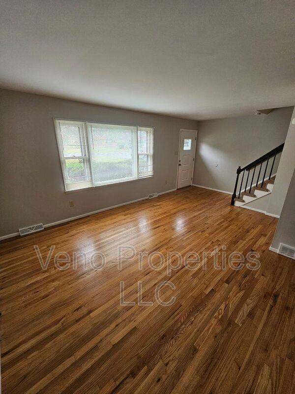 236 Old Niskayuna Rd #B - Photo 2 of 12