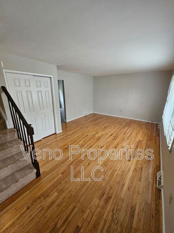 236 Old Niskayuna Rd #B - Photo 3 of 12