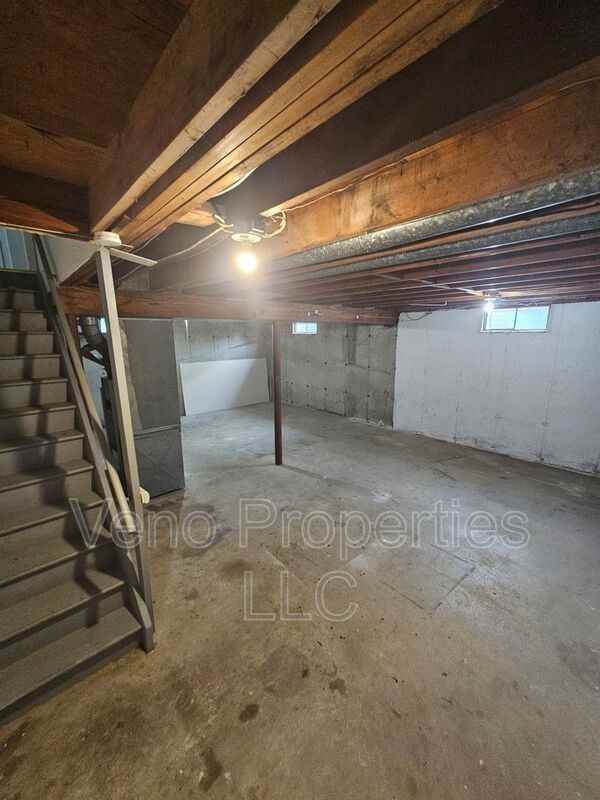 236 Old Niskayuna Rd #B - Photo 7 of 12
