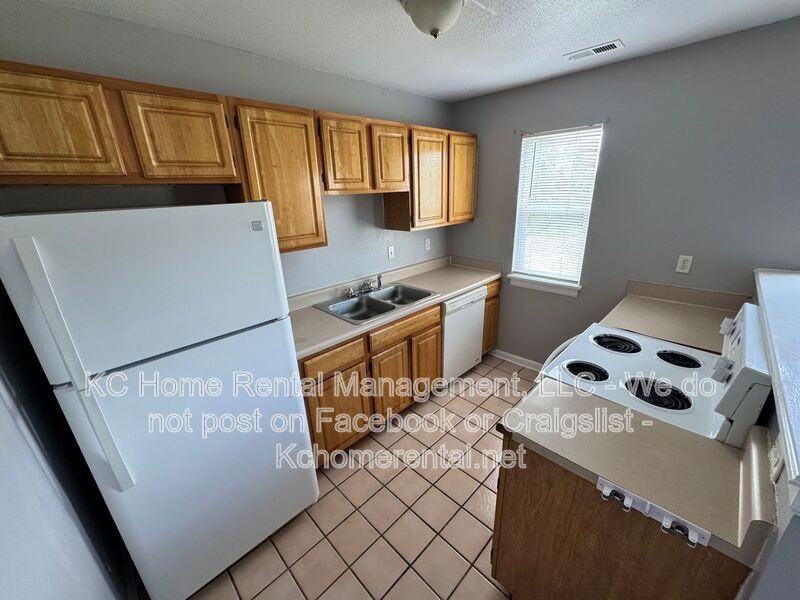 804 Saddlewood St #C - Photo 3 of 16