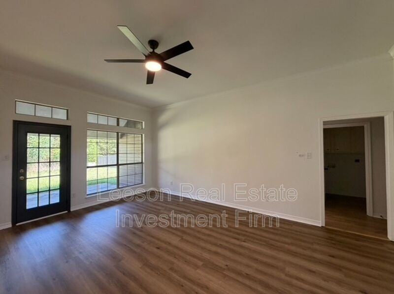3120 Stockwell Rd - Photo 5 of 23