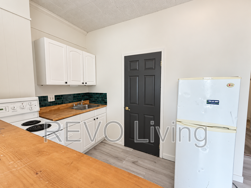103 John St S - Photo 4 of 12