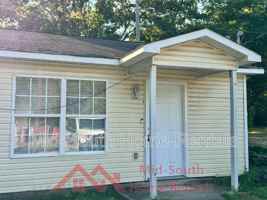 featured image of 39 Labelle St #B