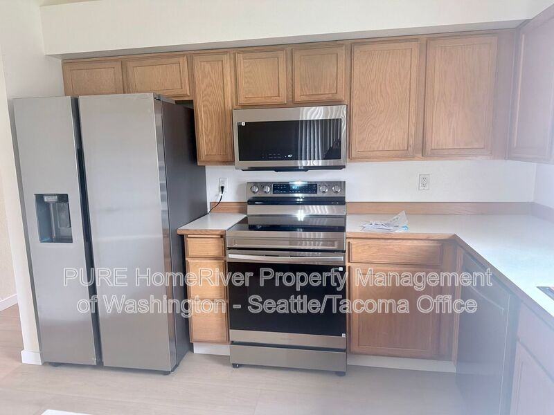 23121 37th Ave E - Photo 5 of 31