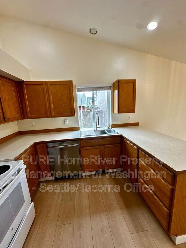23121 37th Ave E - Photo 6 of 31