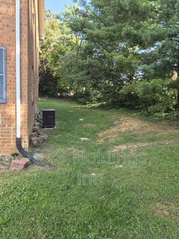 596 Long Ave - Photo 2 of 15