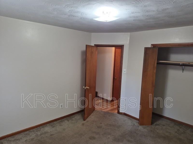 596 Long Ave - Photo 6 of 15