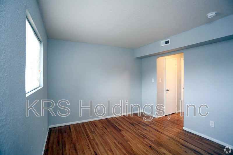 4201 Orcutt Ave #B - Photo 2 of 7