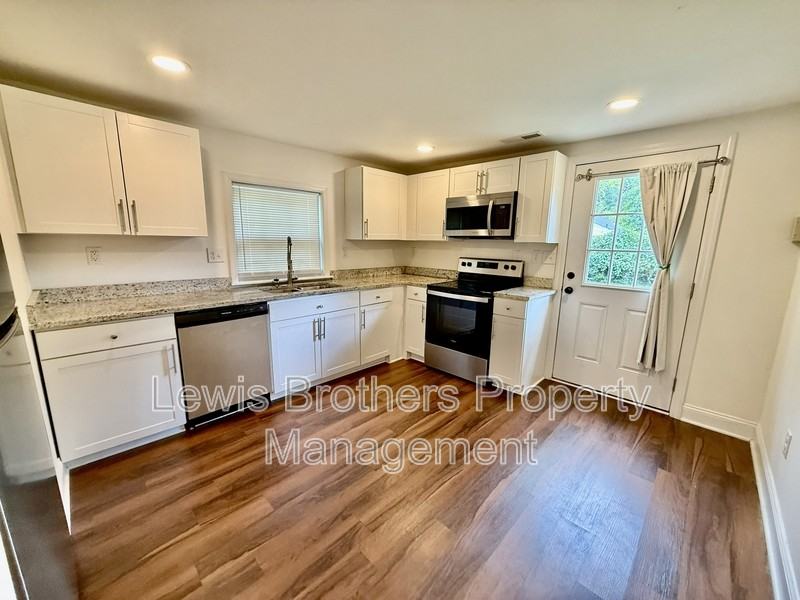 49 Loudon St - Photo 5 of 20