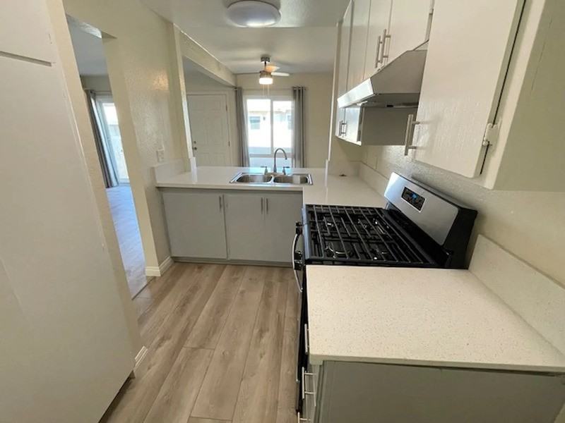 107 Oval Rd #4 - Photo 6 of 17