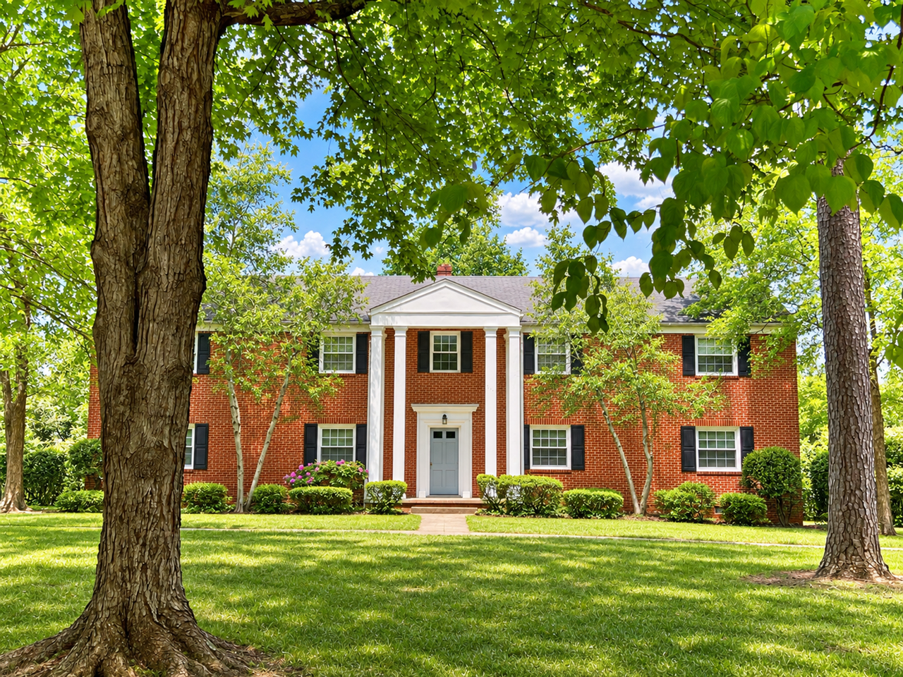 Lindley Park Manor - Photo 4 of 37