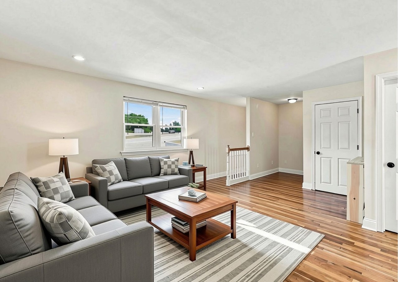 438 W Chestnut St - Photo 3 of 29