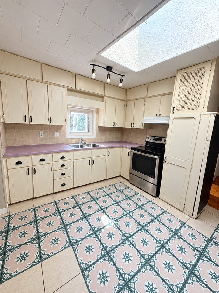 46612 Maple Avenue - Photo 3 of 15