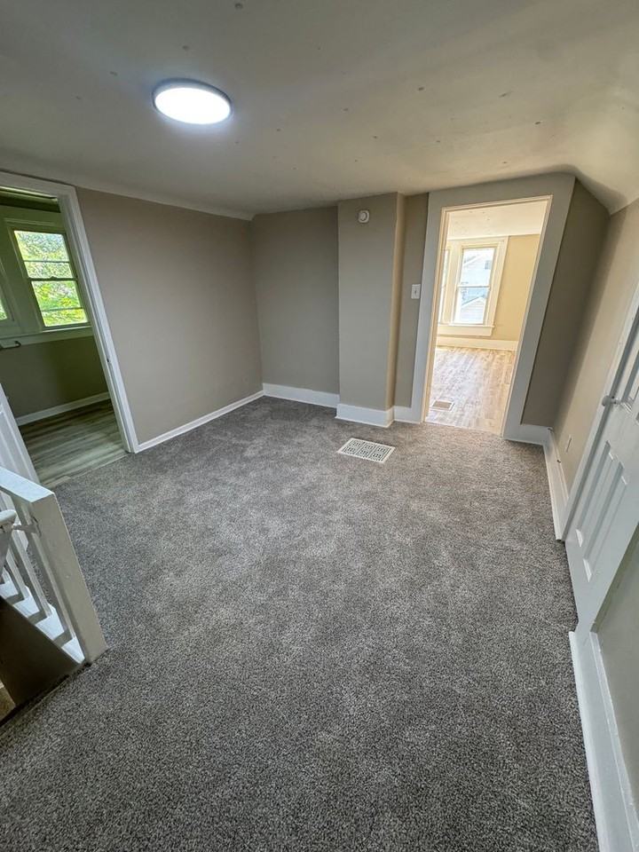 1402 3rd St - Photo 6 of 9