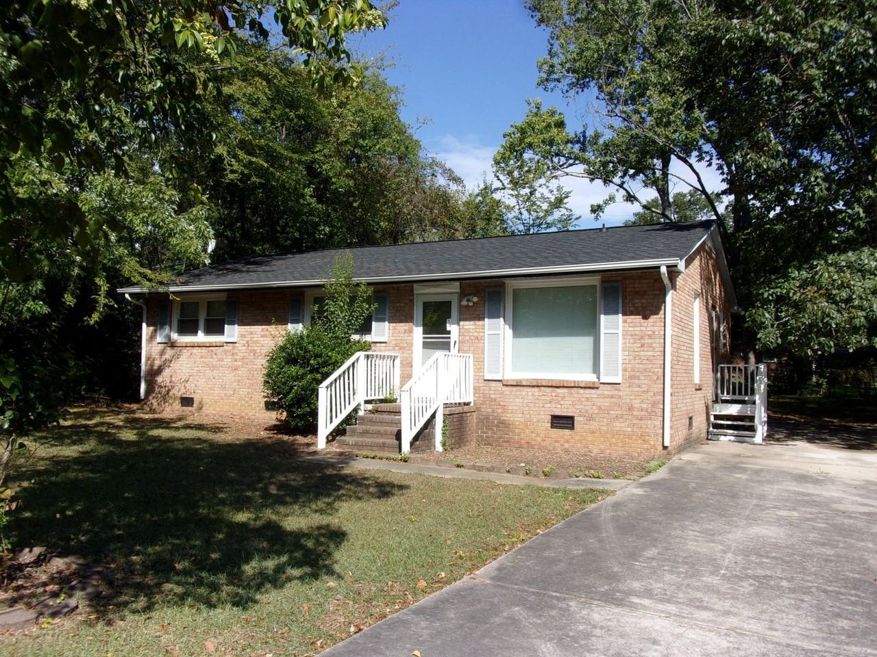 771 Rockdale St - Photo 2 of 17