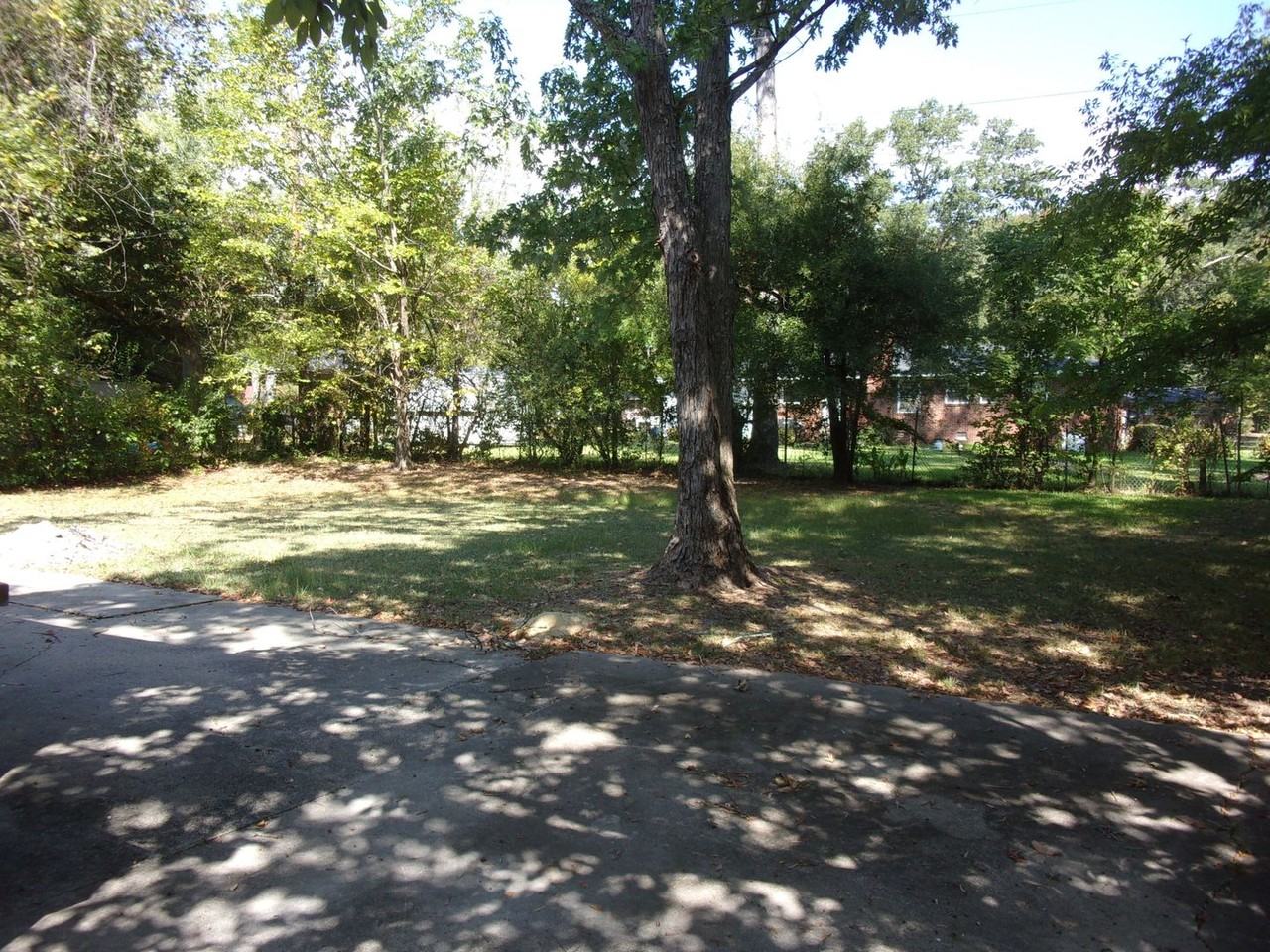 771 Rockdale St - Photo 4 of 17