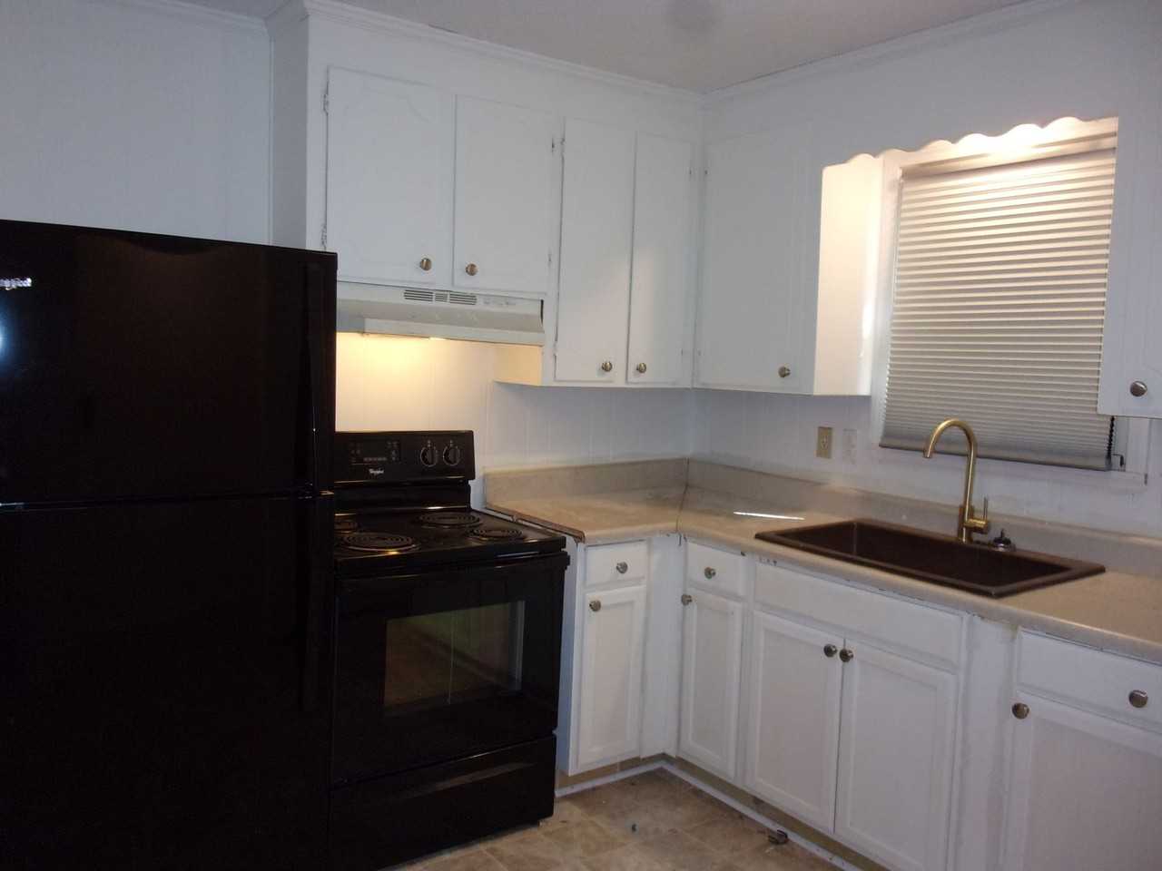 771 Rockdale St - Photo 7 of 17
