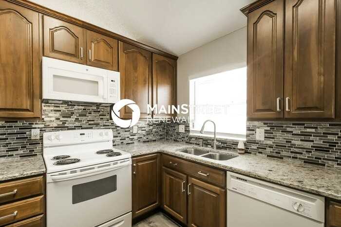 1023 Bartlett Ct - Photo 7 of 16