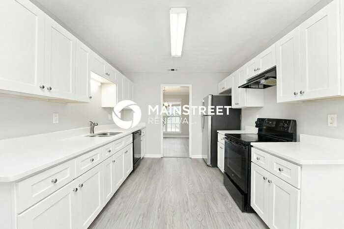246 Rockingham Dr - Photo 7 of 19