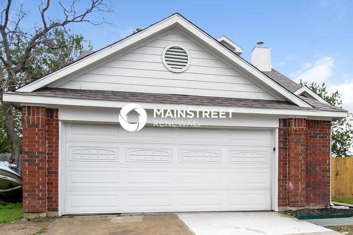 6856 Driffield Cir E - Photo 2 of 17
