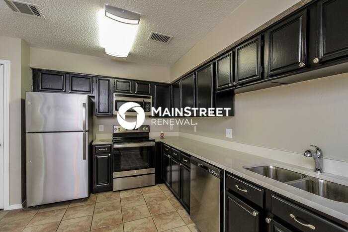6856 Driffield Cir E - Photo 6 of 17