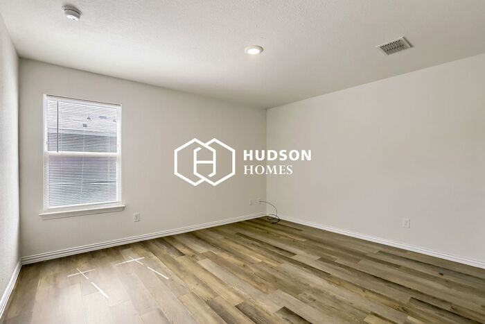 1802 Faulkner Ln - Photo 7 of 14