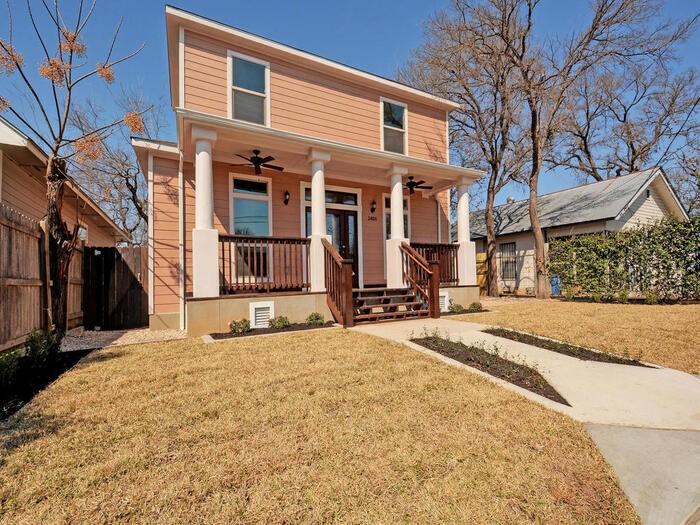 2406 E 11th St - Photo 2 of 30