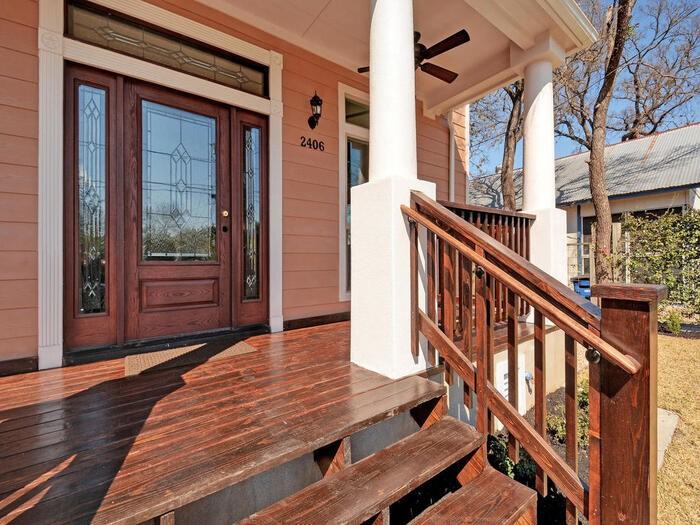 2406 E 11th St - Photo 4 of 30