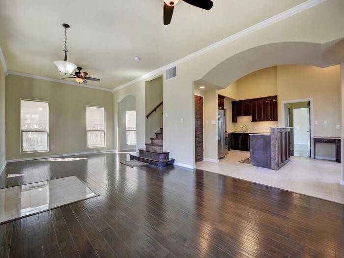 2406 E 11th St - Photo 5 of 30