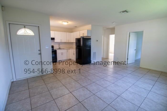 835 Tequesta St #4 - Photo 2 of 12