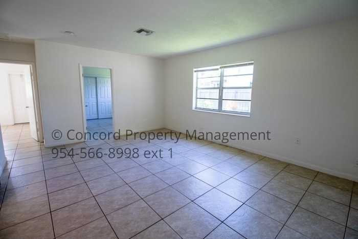 835 Tequesta St #4 - Photo 6 of 12