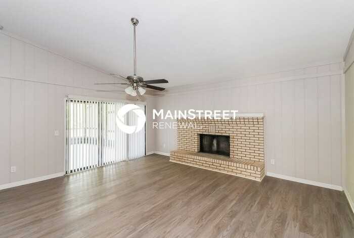 13025 Bent Pine Ct E - Photo 3 of 16