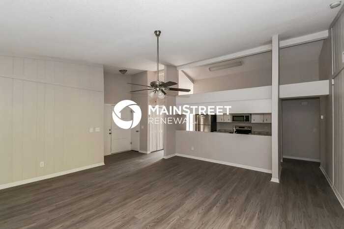 13025 Bent Pine Ct E - Photo 5 of 16