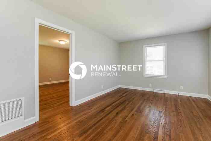 412 Hocutt Rd - Photo 4 of 16