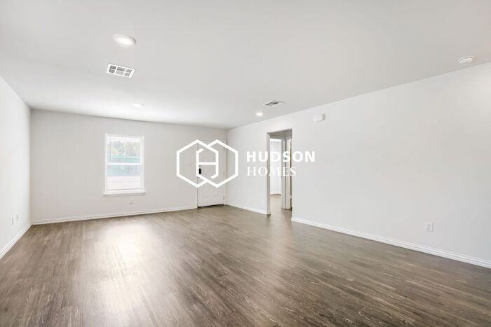 905 Terrace Dr - Photo 3 of 14