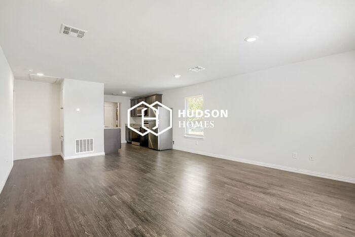 905 Terrace Dr - Photo 4 of 14