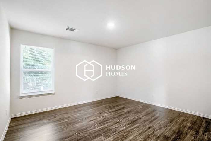 905 Terrace Dr - Photo 7 of 14