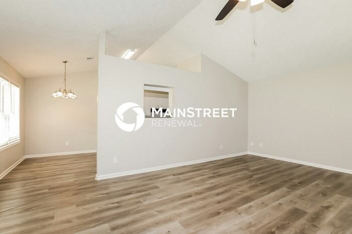 2737 Glendale Dr - Photo 3 of 16